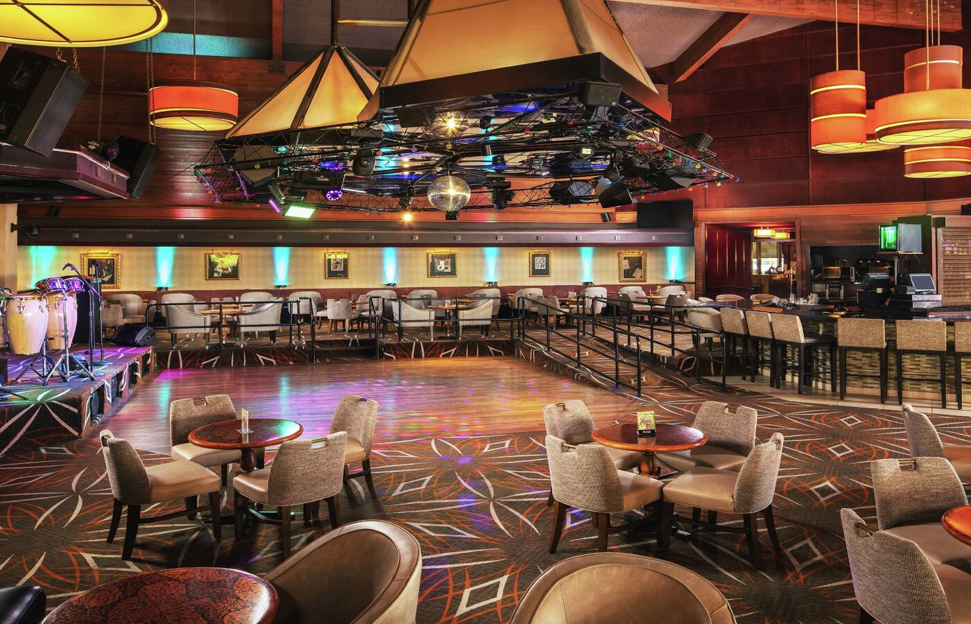 Misty’s Lounge at DoubleTree Ontario Airport